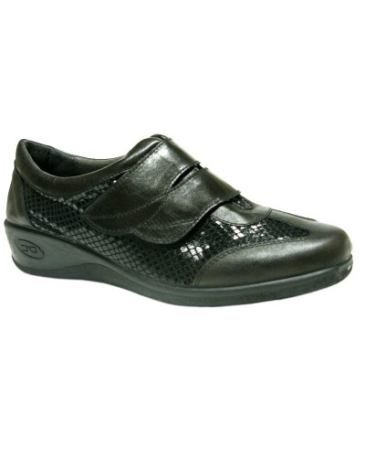 Sporty woman doctor cutilla92202