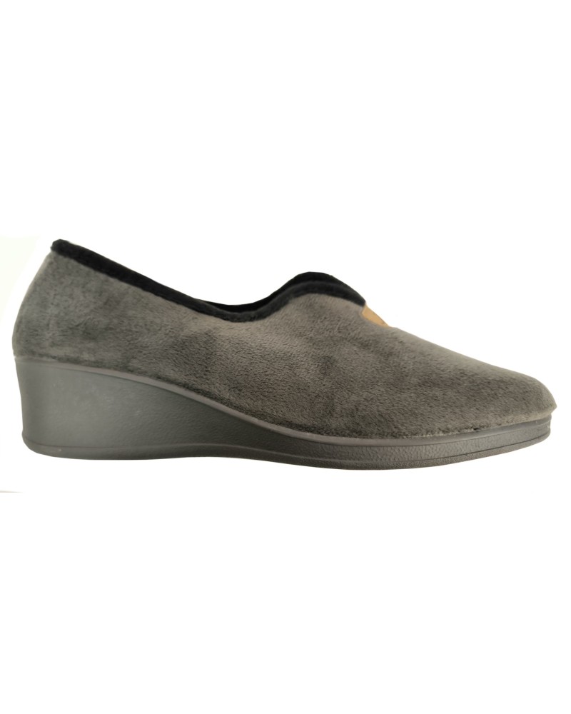 Sneaker house woman painturines 1840