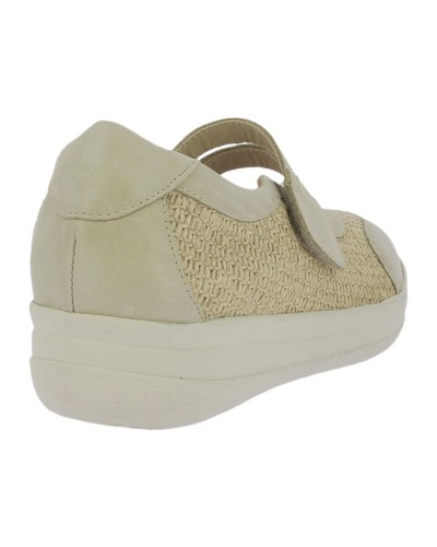 Sportliche Mercedes-Frau Doctor Cutillas 50315