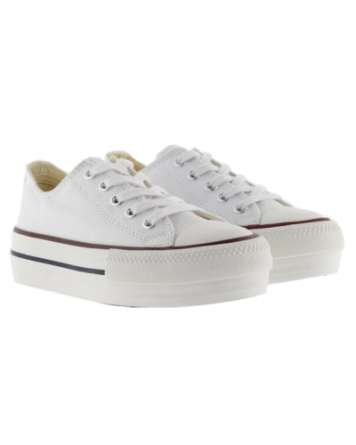 Sporty casual woman victory 1061100