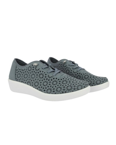 Sporty English Woman Doctor Cutillas Iconic 38472