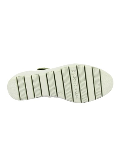 Sportliche Mercedes-Frau Doctor Cutillas 40102