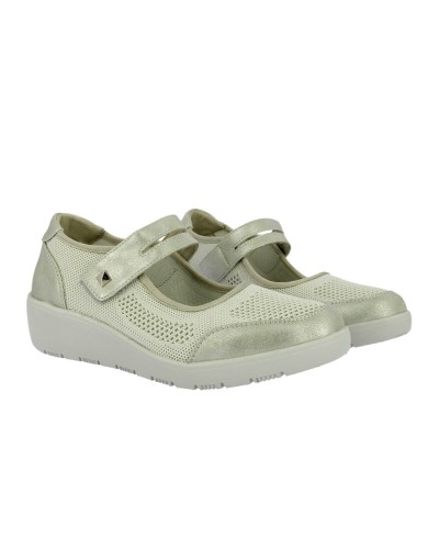 Sporty Mercedes Woman Doctor Cutillas 40102