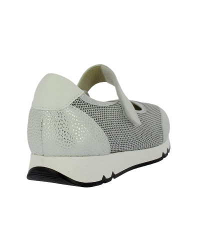 Sportliche Mercedes-Frau Doctor Cutillas 82563