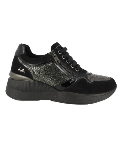 Sportliche Frau Hannibal Laguna BH-02