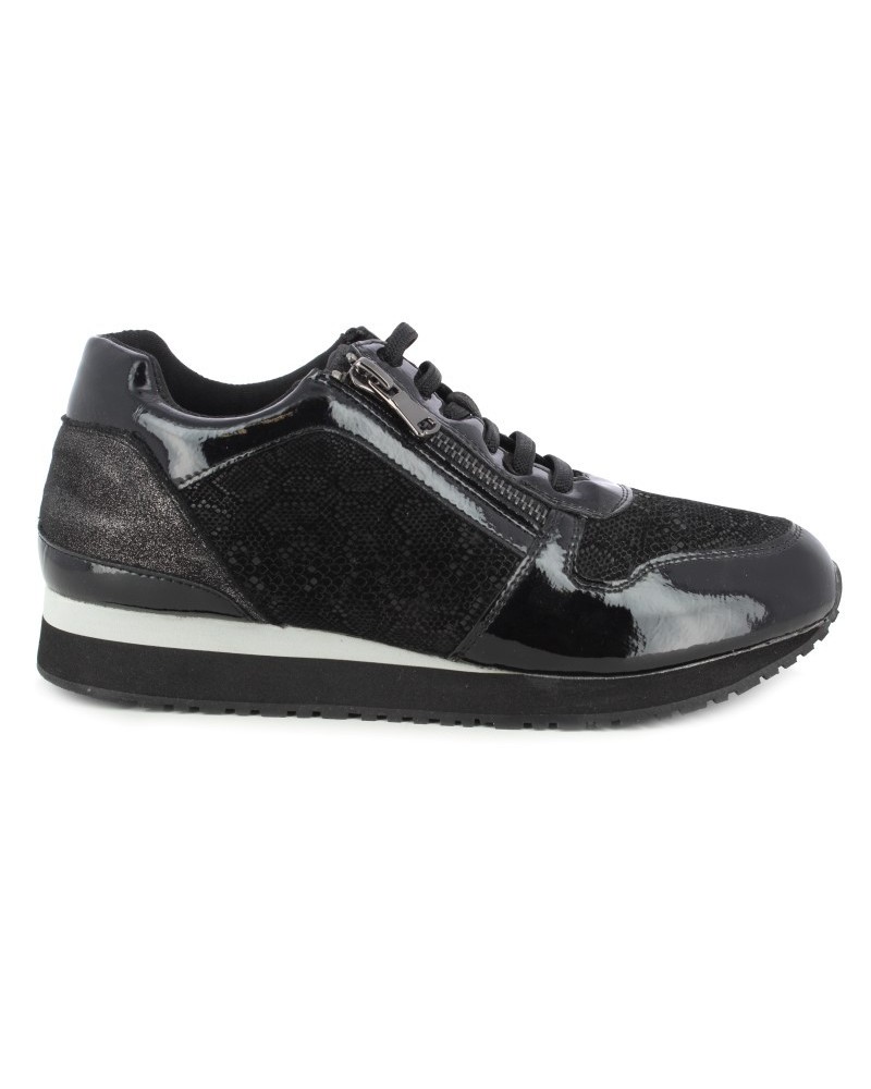 Mulher de sapato esportivo Doctor Cutillas 13911