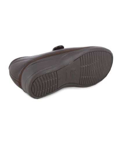 Sneaker rua mulher médico cutillas780